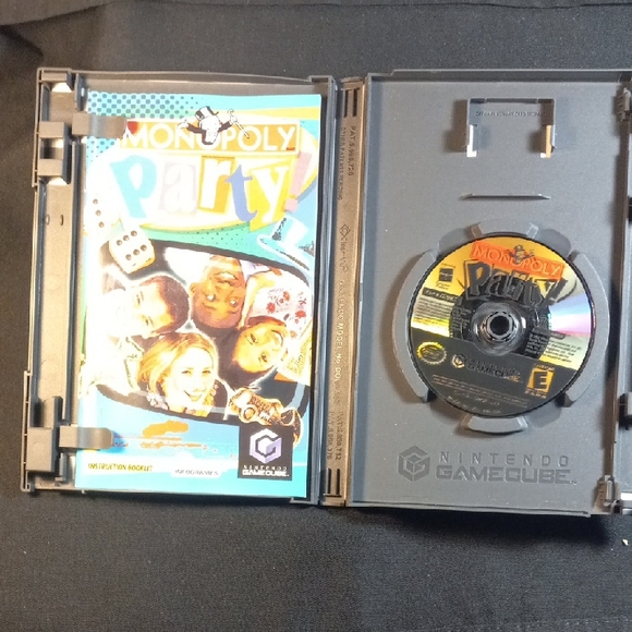 Nintendo GameCube Monopoly Party - Classic Edition - Picture 2 of 3
